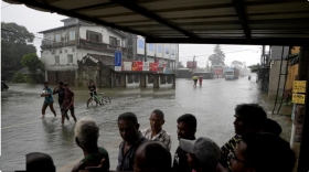 Sri Lanka closes schools as floods hammer the capital